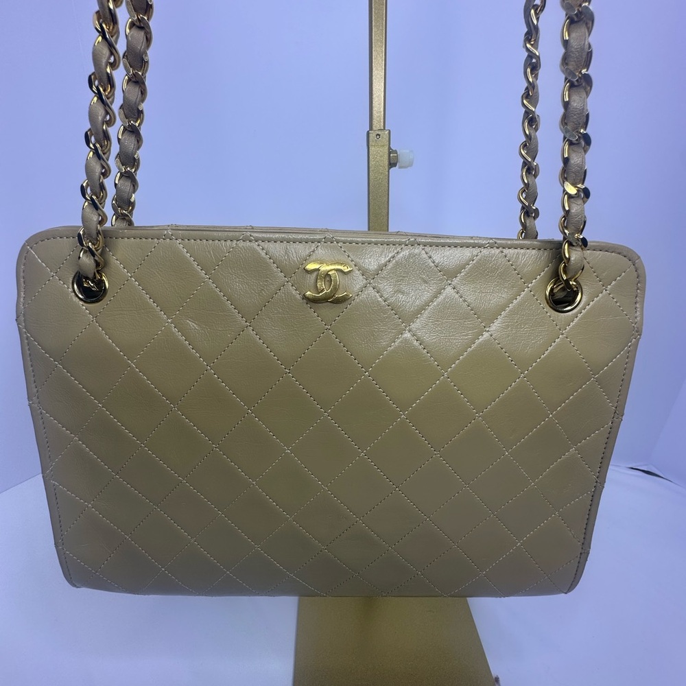 Chanel Tan Quilted Shoulder Bag with Gold Chain - Picture 2 of 9